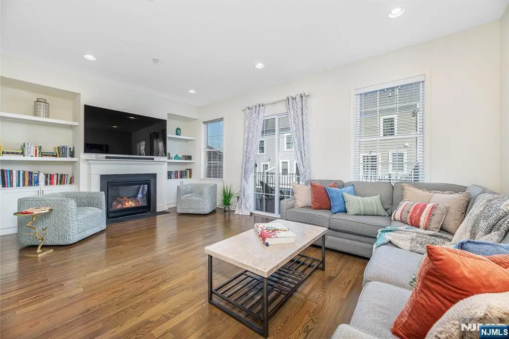 171 Roosevelt Drive 2404, Wood Ridge, NJ 07075 - #1
