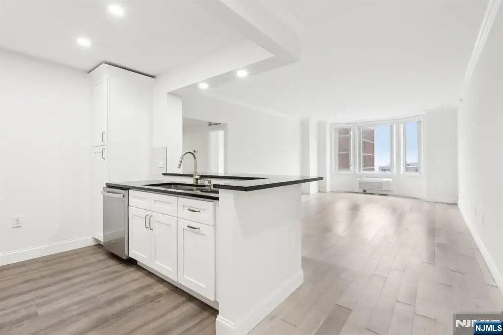 3309 City Place, Edgewater, NJ 07020 - #1