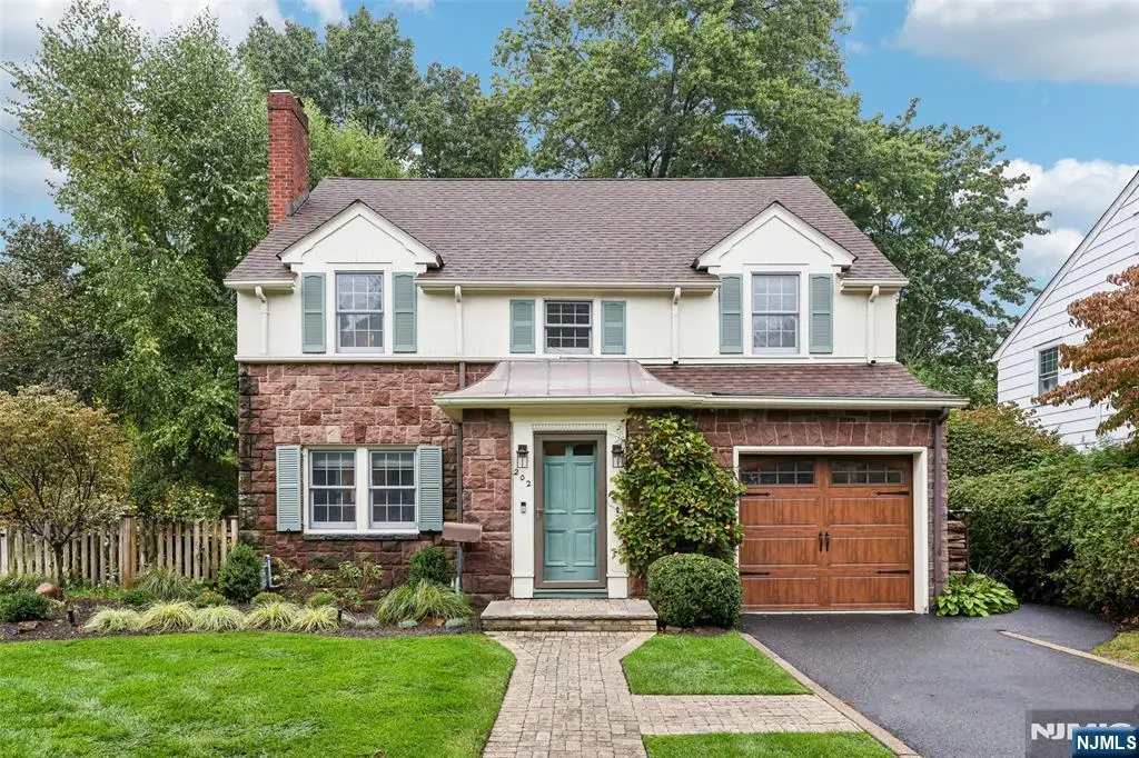 202 Walthery Avenue, Ridgewood, NJ 07450 - Image #1