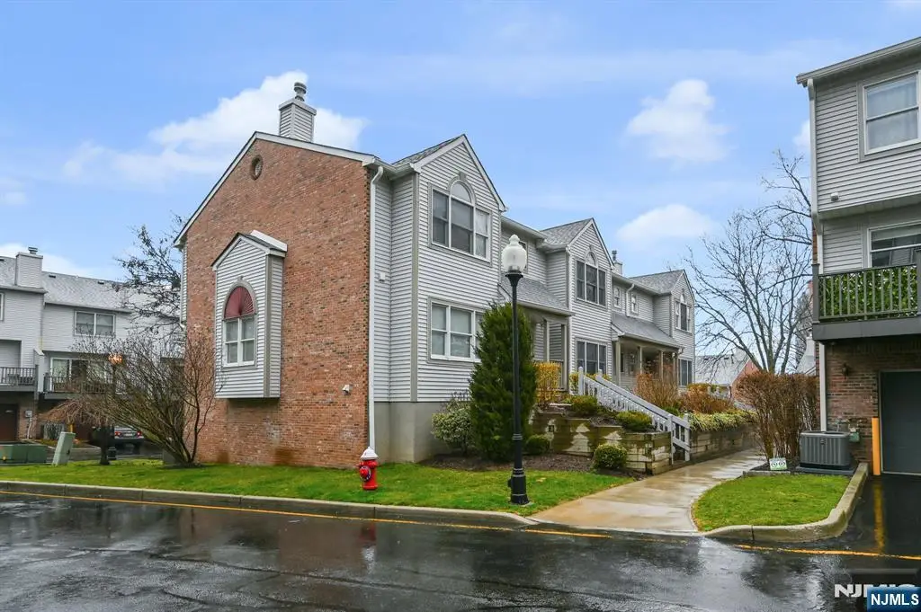 158 Panorama Drive, Edgewater, NJ 07020 - Image #1