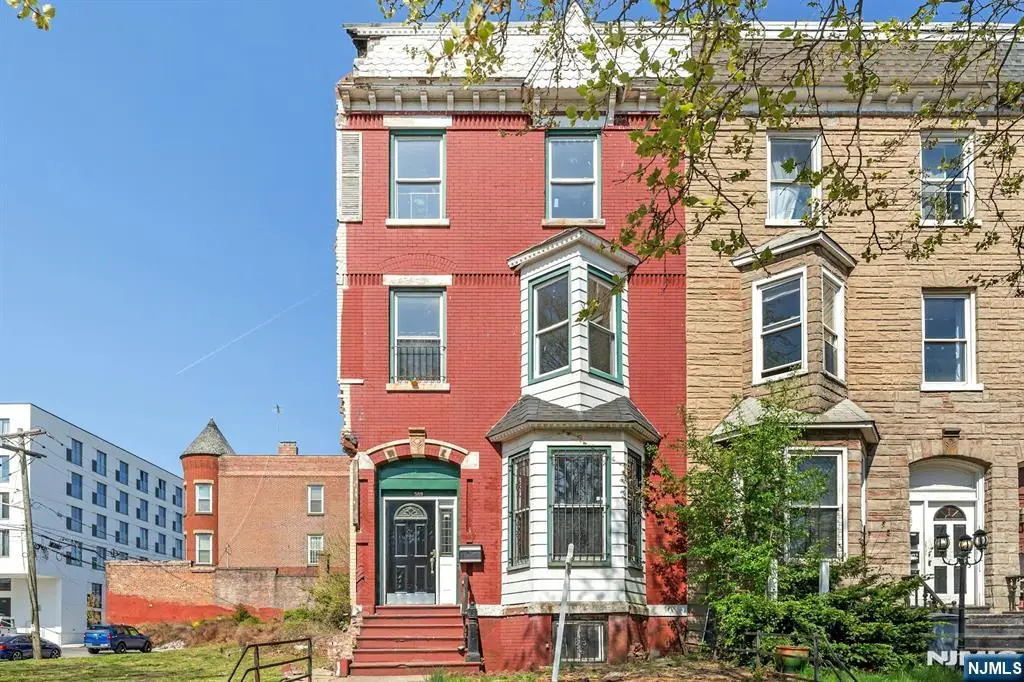 589 Martin Luther Kng Jr Boulevard, Newark, NJ 07102 - Image #1
