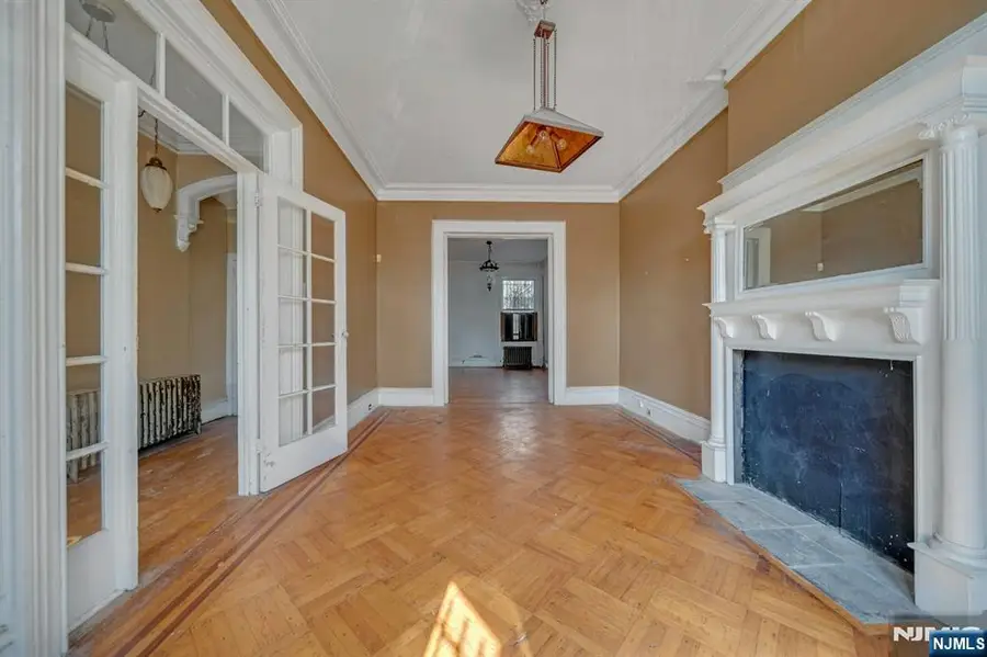 589 Martin Luther Kng Jr Boulevard, Newark, NJ 07102 - Image #3