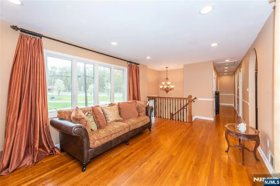 131 Horseneck Road, Fairfield, NJ 07004 - Image #2
