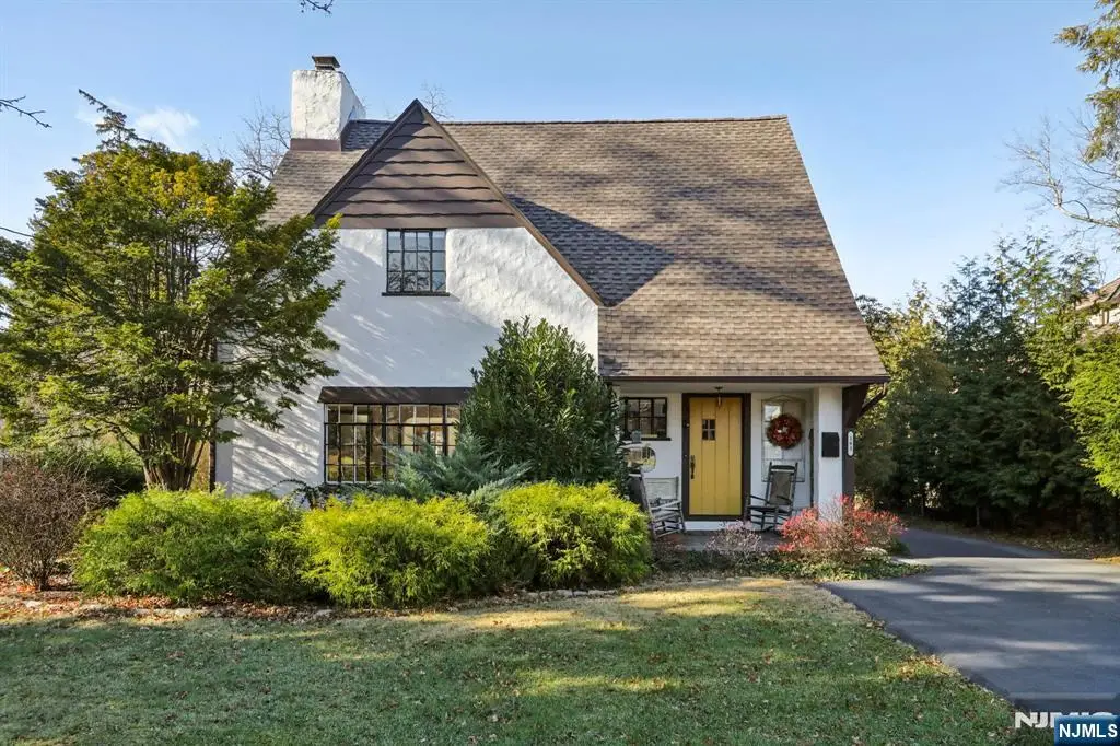 183 Sheridan Avenue, Ho Ho Kus, NJ 07423 - Image #1