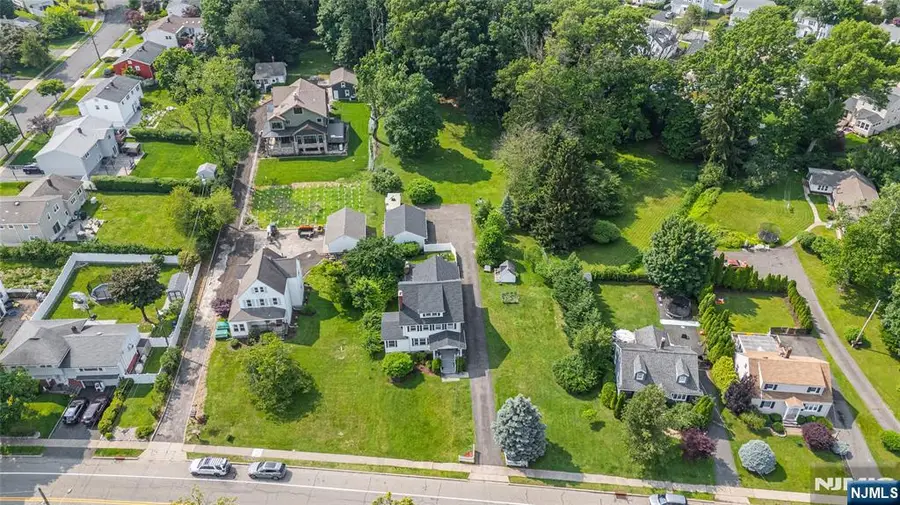 178 Grove Avenue, Verona, NJ 07044 - Image #2