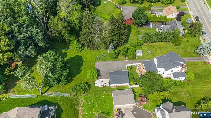 178 Grove Avenue, Verona, NJ 07044 - Image #3