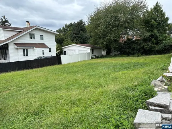 485 Westview Place, Fort Lee, NJ 07024