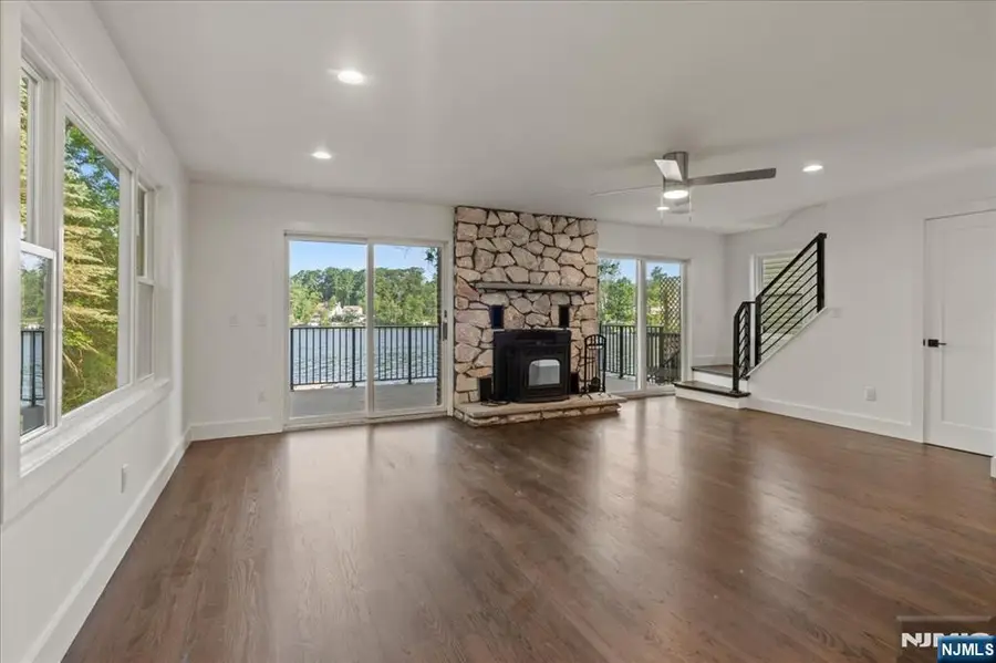 13 Landing Road, Upper Greenwood Lake, NJ 07421 - #3