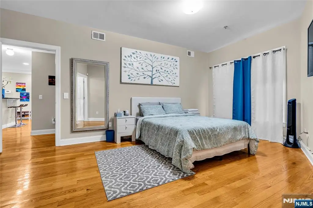 30 Austin Street 204, Newark, NJ 07114 - Image #1