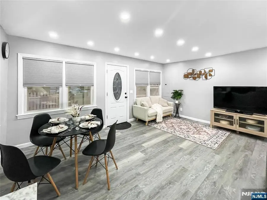 208 Fayette Avenue, Wayne, NJ 07470 - Image #2