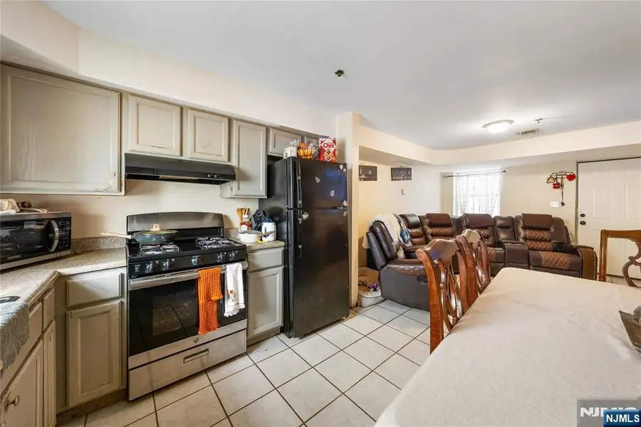 28 Branford Street, Newark, NJ 07114 - Image #3