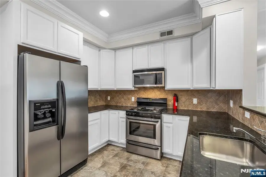 30 Austin Street 202, Newark, NJ 07114 - Image #2