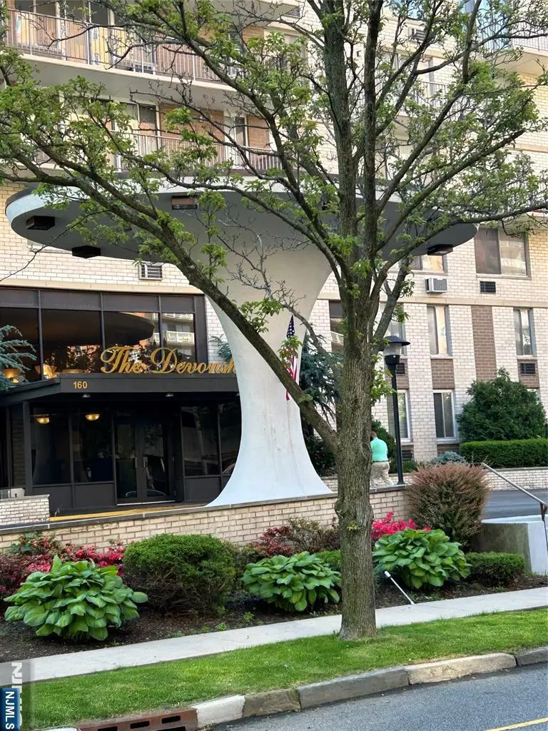 160 Overlook Avenue 2C, Hackensack, NJ 07601 - Image #2