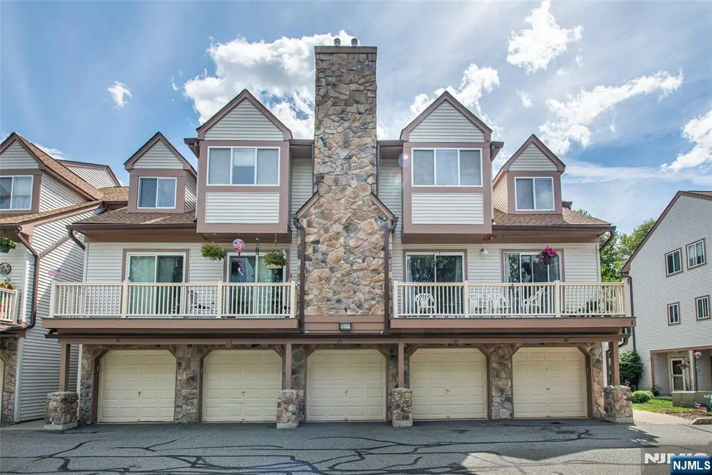 117 Woods Edge Drive, Roxbury Township, NJ 07876 - Image #1