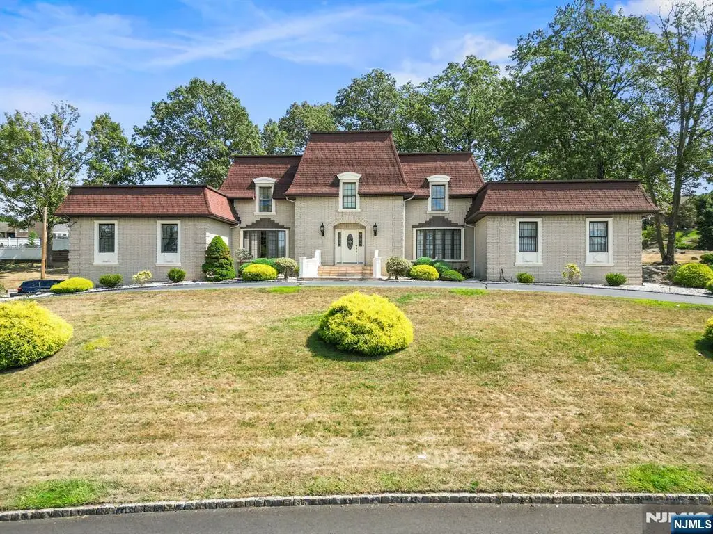 28 Battle Ridge Trail, Totowa, NJ 07512 - Image #1