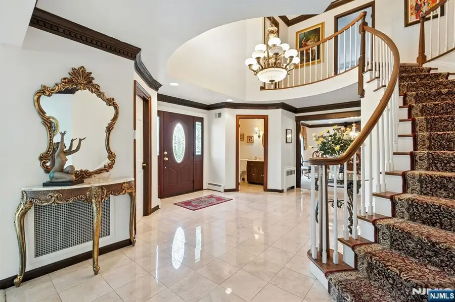 28 Battle Ridge Trail, Totowa, NJ 07512 - Image #2