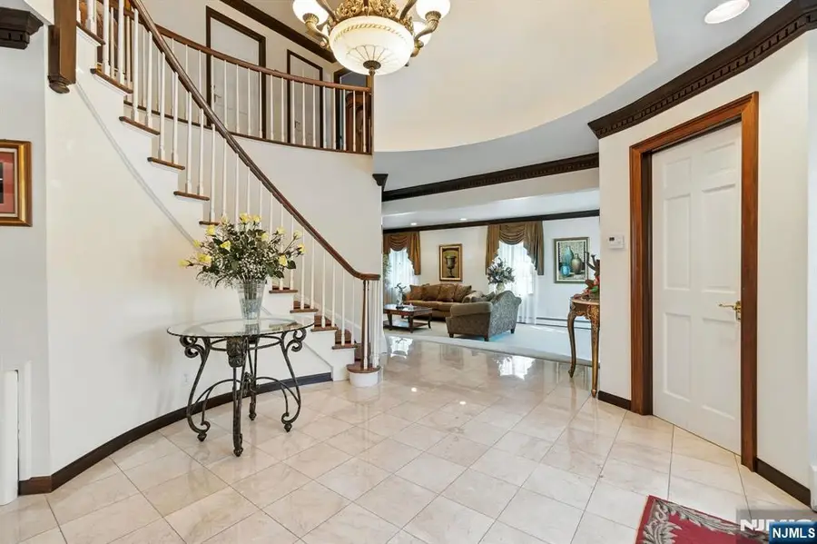 28 Battle Ridge Trail, Totowa, NJ 07512 - Image #3