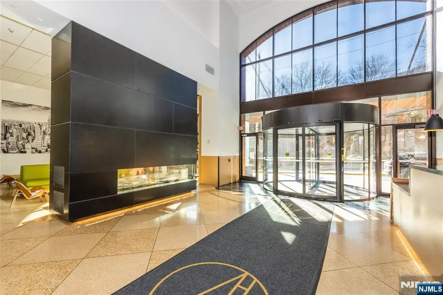 250 Gorge Road 25J, Cliffside Park, NJ 07010 - Image #2