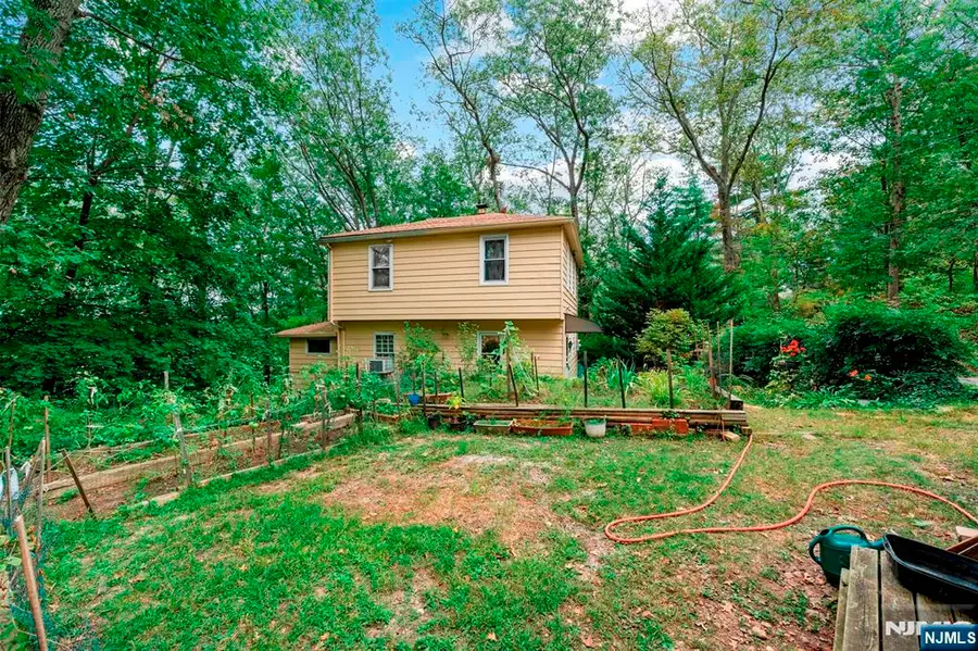 19 Skyland Avenue, Haskell, NJ 07420 - Image #2