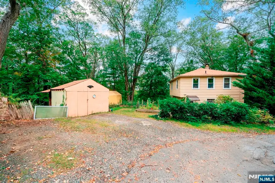 19 Skyland Avenue, Haskell, NJ 07420 - Image #3