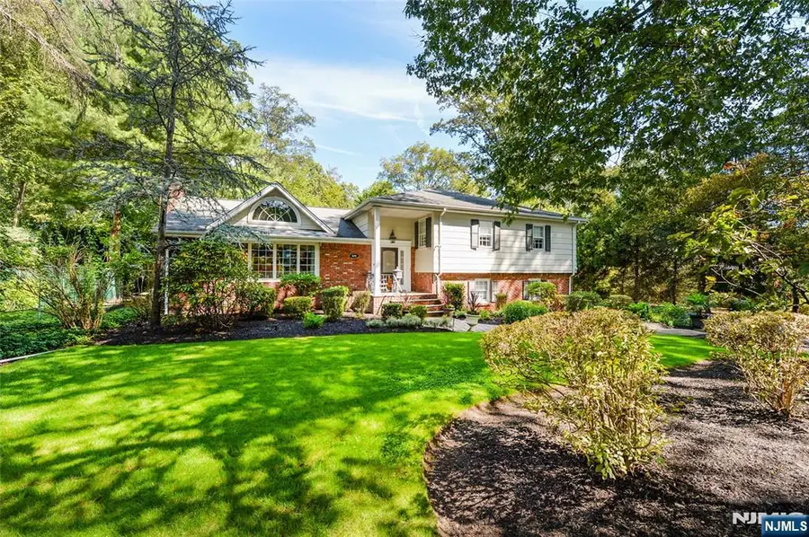 529 Covington Place, Wyckoff, NJ 07481 - Image #2