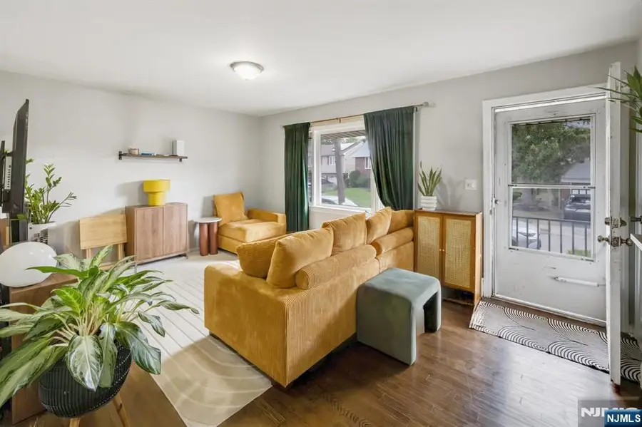 352 Chestnut Avenue, South Hackensack, NJ 07606 - Image #3