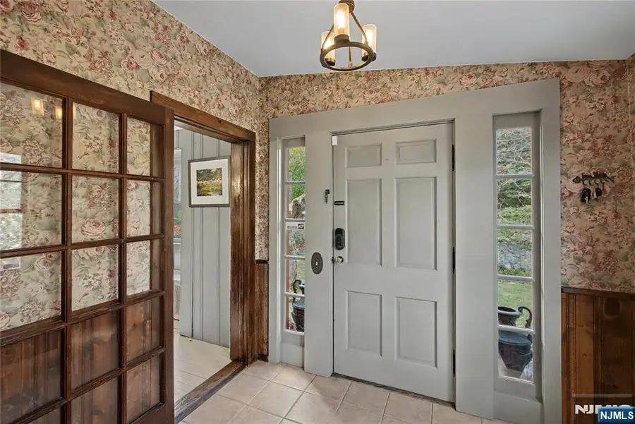 9 Winding Way, Woodcliff Lake, NJ 07677 - Image #3