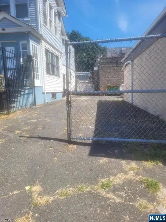 1075 Bergen Street, Newark, NJ 07112 - #2