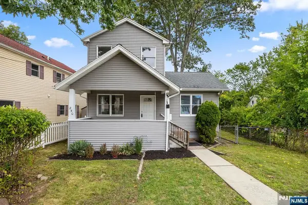 250 Woodcliff Avenue, Little Falls, NJ 07424