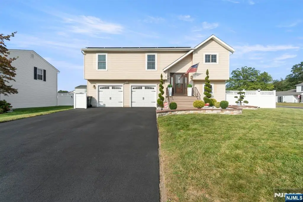 4 Hedgewood Road, Howell, NJ 07731 - Image #1