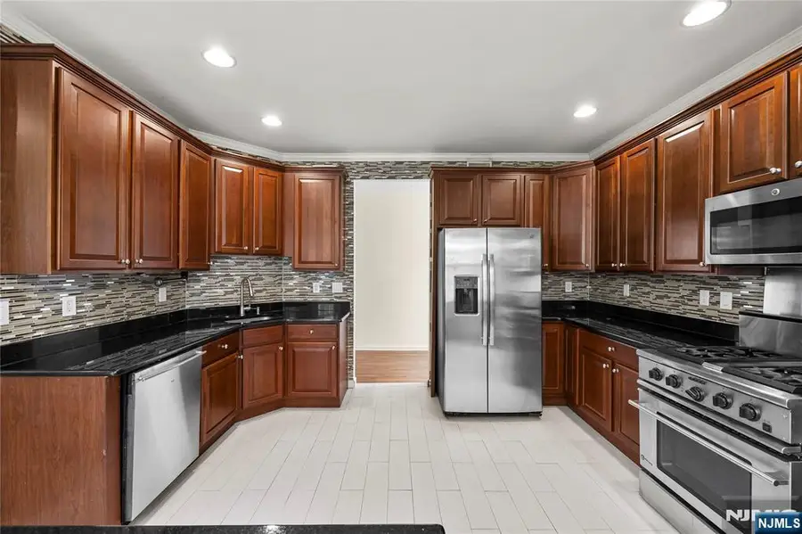 595 Hartford Drive, Nutley, NJ 07110 - Image #2