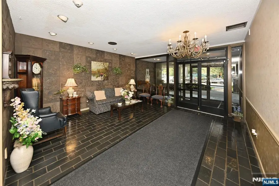 140 Euclid Avenue 2F, Hackensack, NJ 07601 - Image #2
