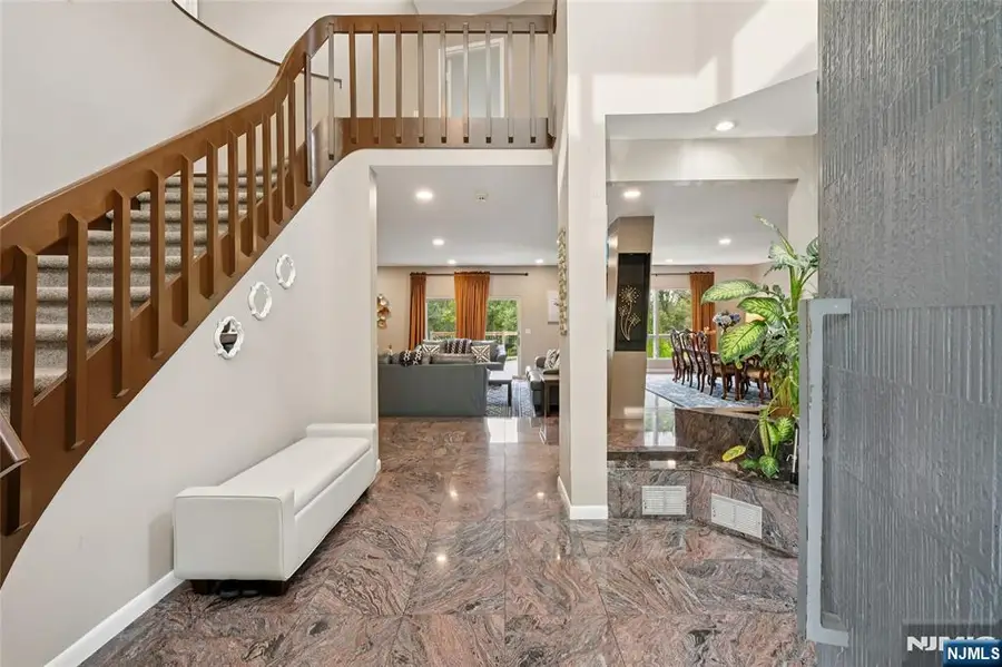 8 Vanderbilt Drive, Livingston, NJ 07039 - Image #3