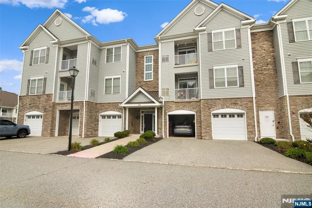 43 Elston Court 301, Bloomfield, NJ 07420 - Image #1