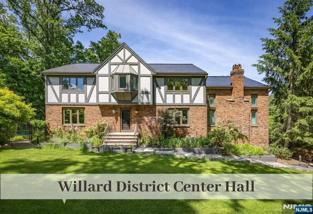 24 Red Rock Court, Ridgewood, NJ 07450 - #1