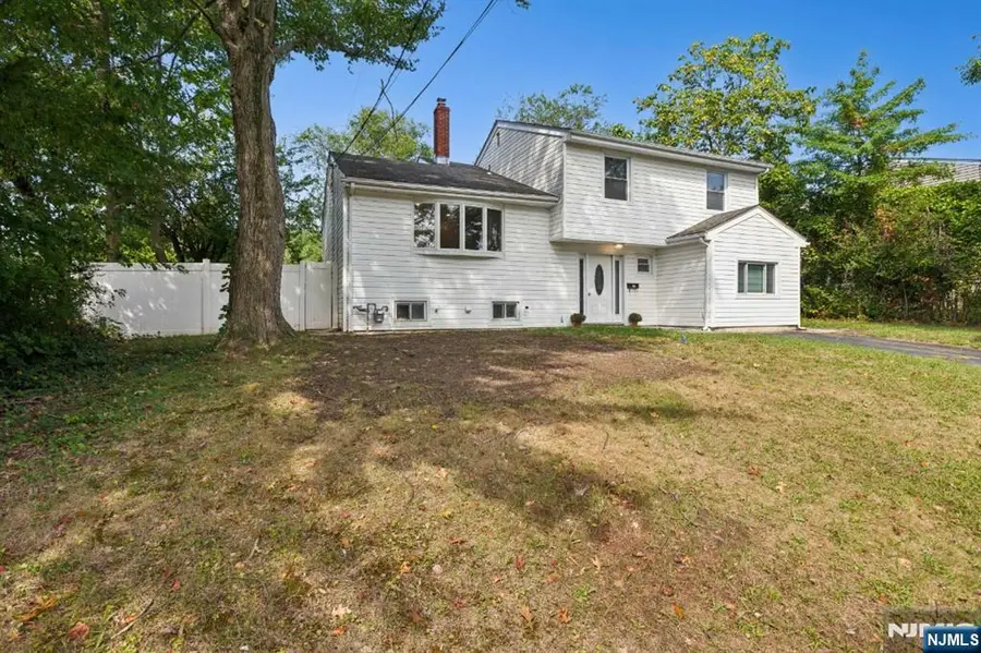 5 E Waverly Drive, Edison, NJ 08817 - #2