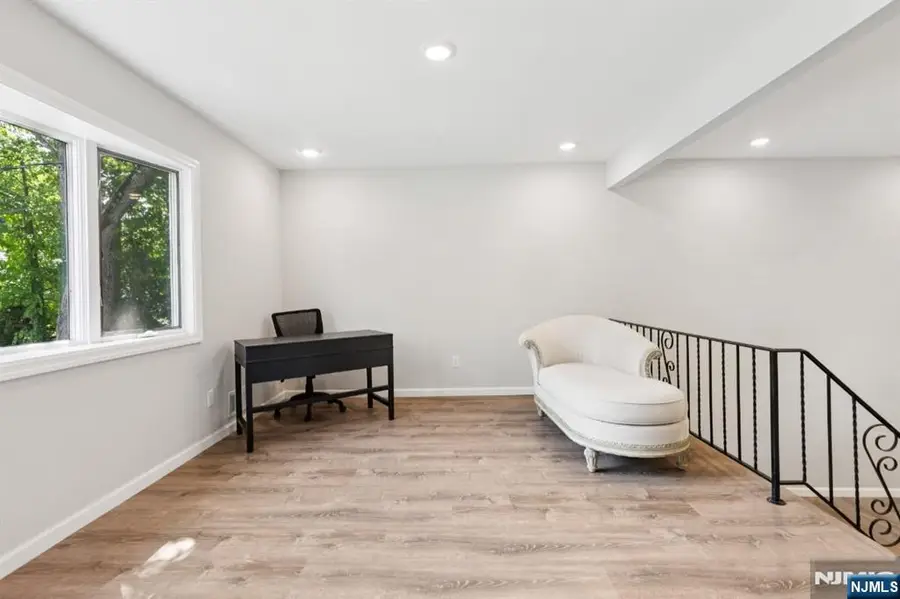 5 E Waverly Drive, Edison, NJ 08817 - #3