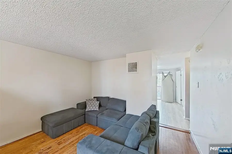 54 Bruen Avenue C0001, Irvington, NJ 07111 - Image #3