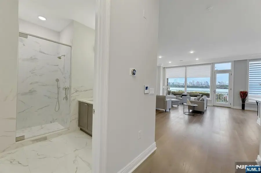 3 Somerset Lane 109, Edgewater, NJ 07020 - Image #2