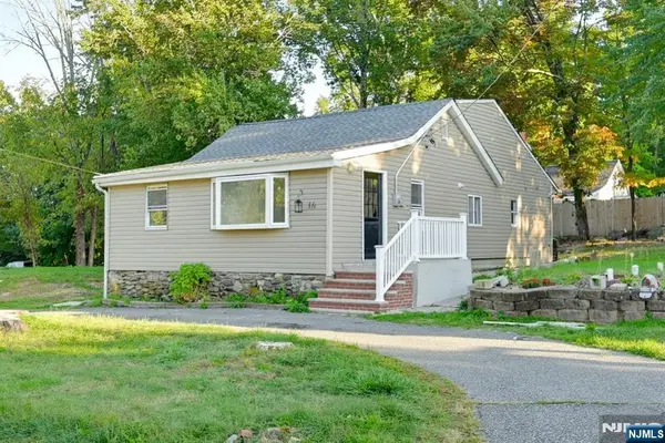 16 2nd Avenue, West Milford, NJ 07480