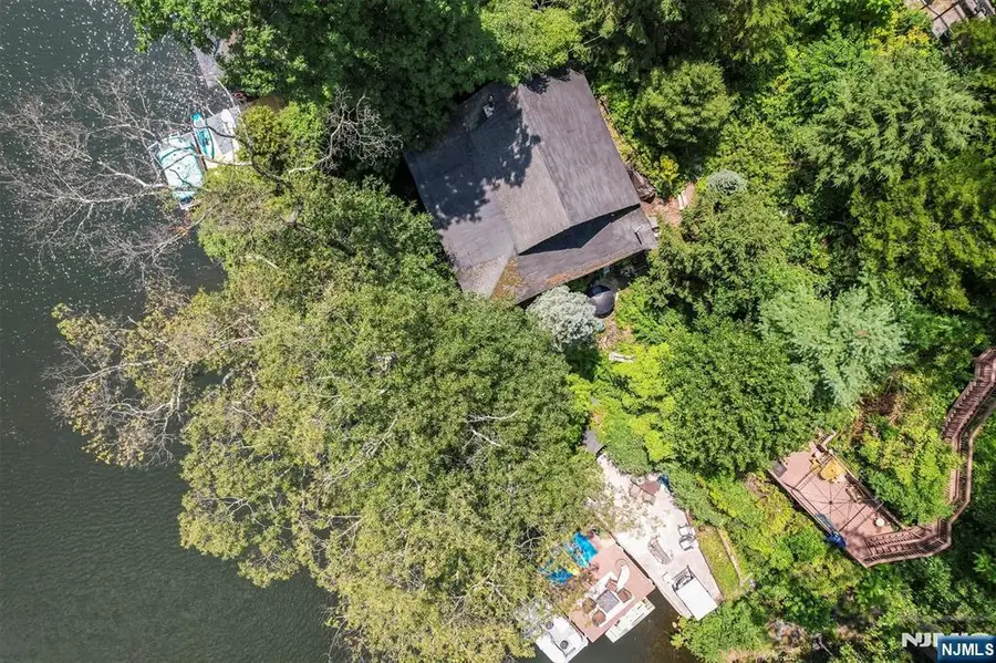 151 Pine Tree Road, Bloomingdale, NJ 07403 - Image #2