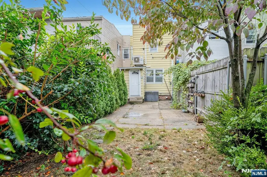 299 Elm Street, Newark, NJ 07105 - Image #2