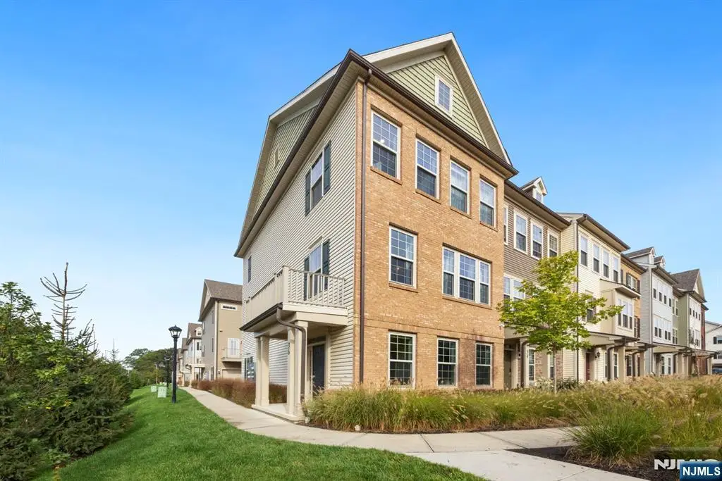 36 Cortland Court, Livingston, NJ 07039 - Image #1