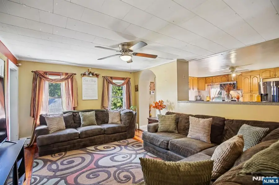 369 Queens Court, Ridgewood, NJ 07450 - Image #3