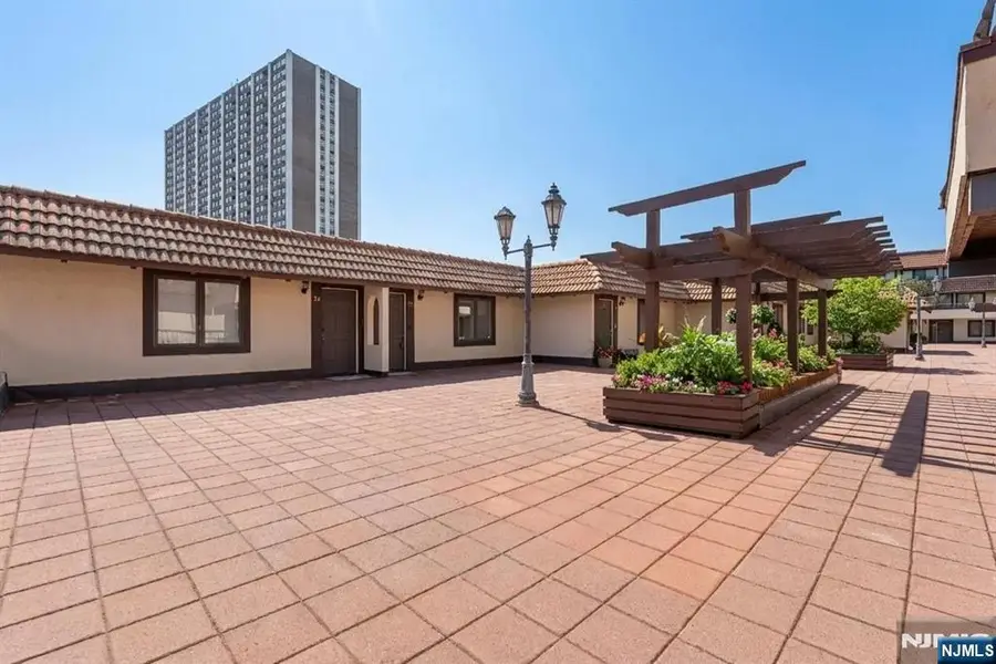 300 Gorge Road 25, Cliffside Park, NJ 07010 - #3