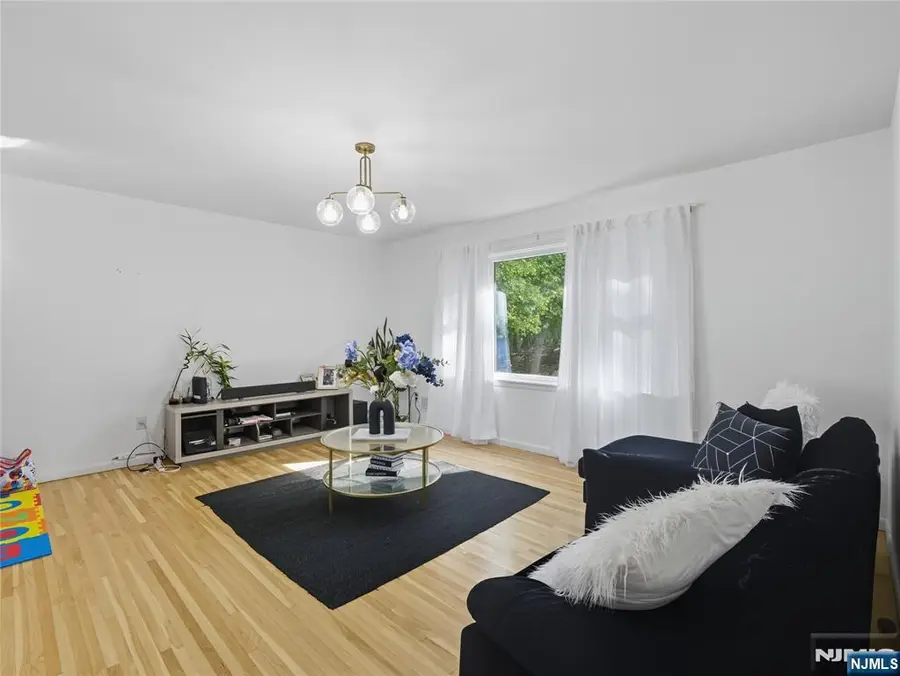 60 Garden Avenue, Woodland Park, NJ 07424 - Image #2