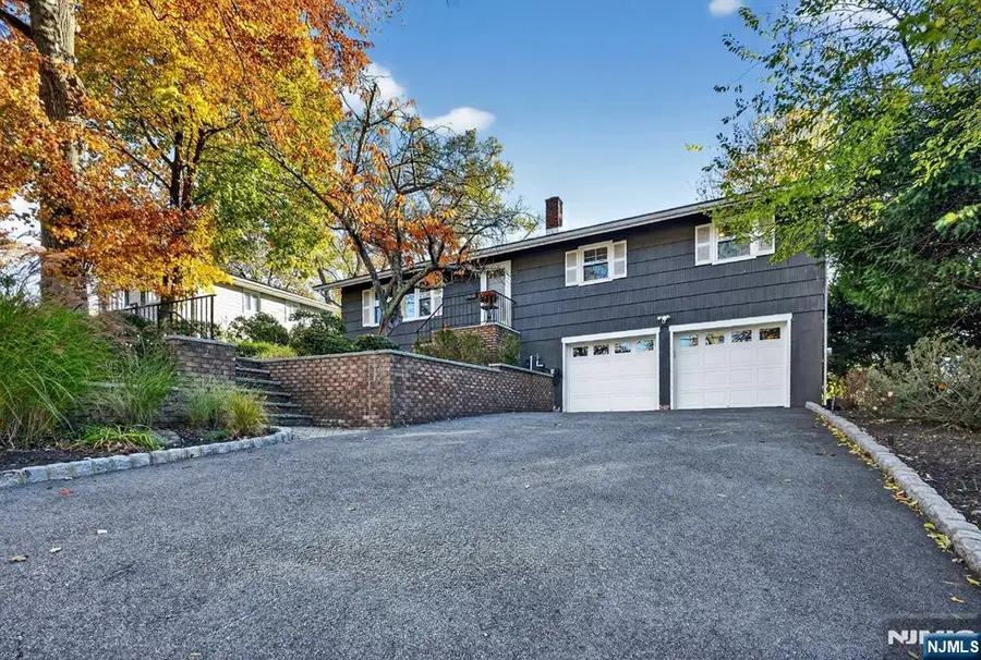 145 Dwight Avenue, Hillsdale, NJ 07642 - Image #2