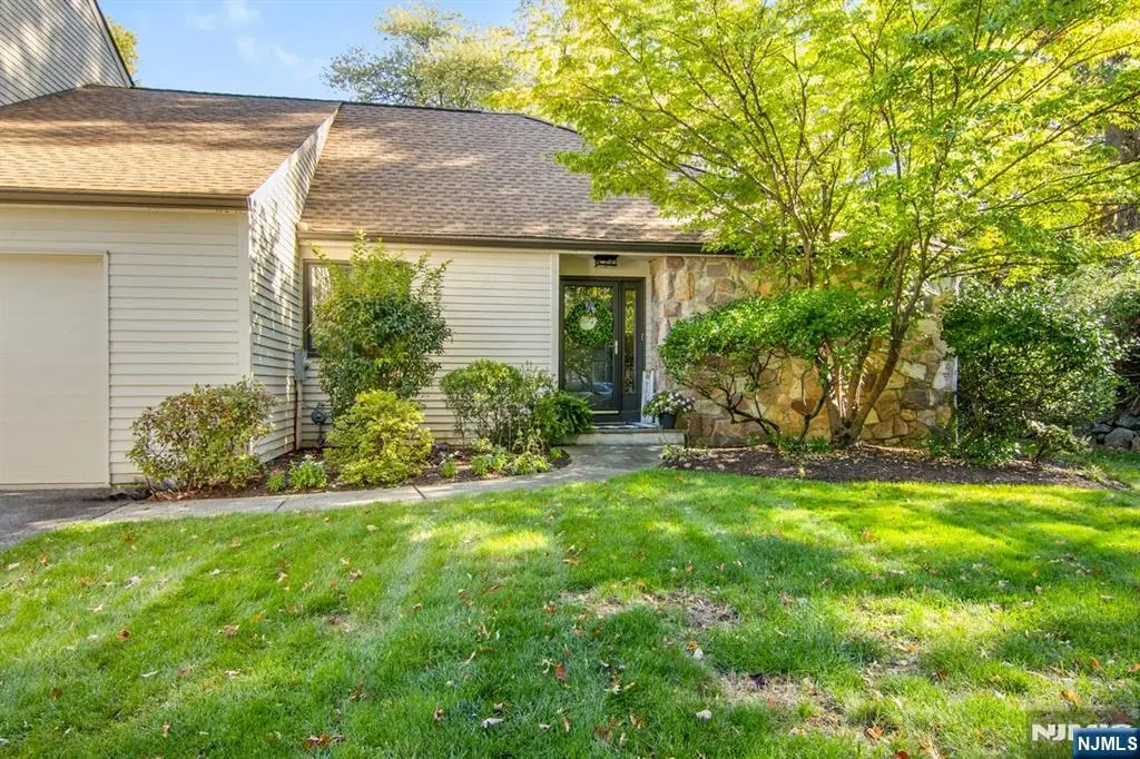 20 Lenape Drive, Roseland, NJ 07068 - Image #1