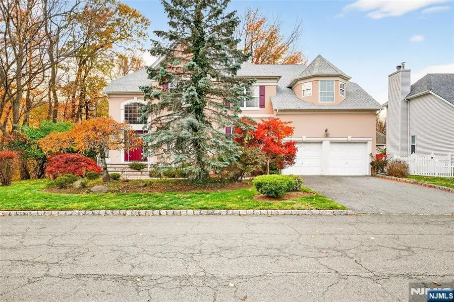 12 Robyn Court, Emerson, NJ 07630 - Image #2