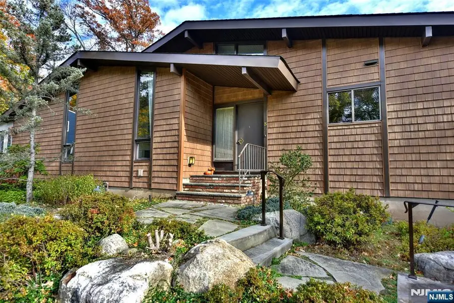 36 Circle Drive, Park Ridge, NJ 07656 - Image #3